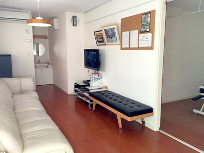 中部台接骨院・整体院の受付と待合室