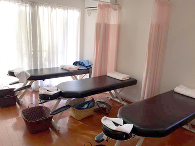 中部台接骨院・整体院の施術スペース